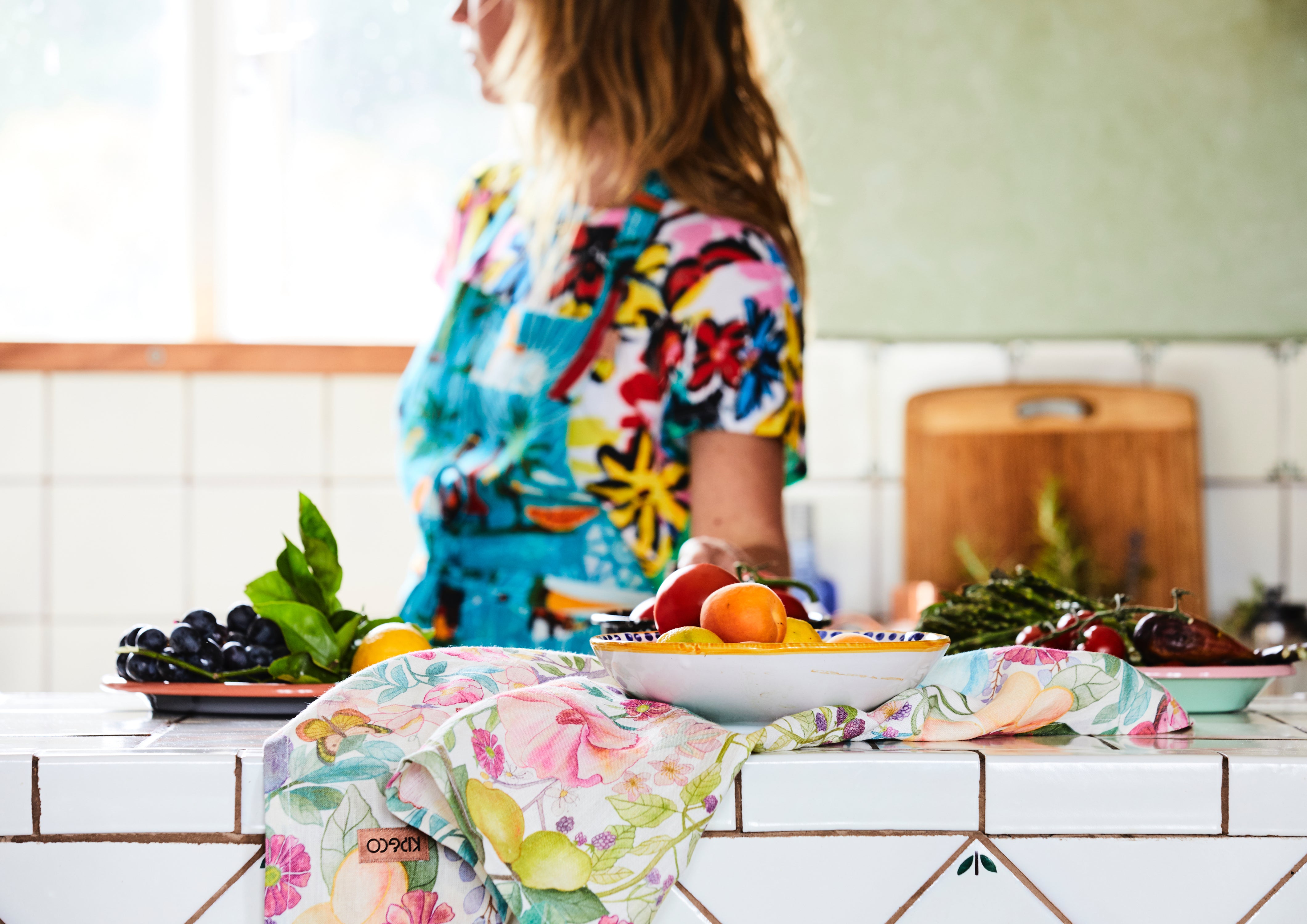 Tea Towels, Aprons & Oven mitts