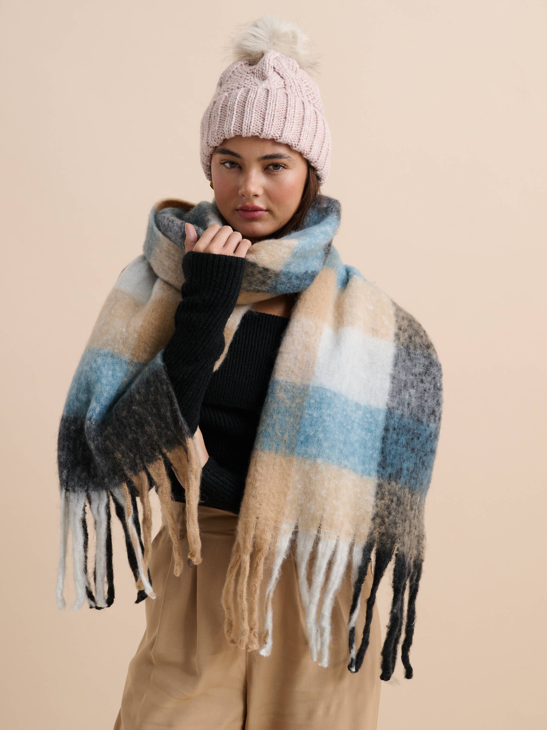 Angels Whisper | Lindy Checkered Fluffy Scarf