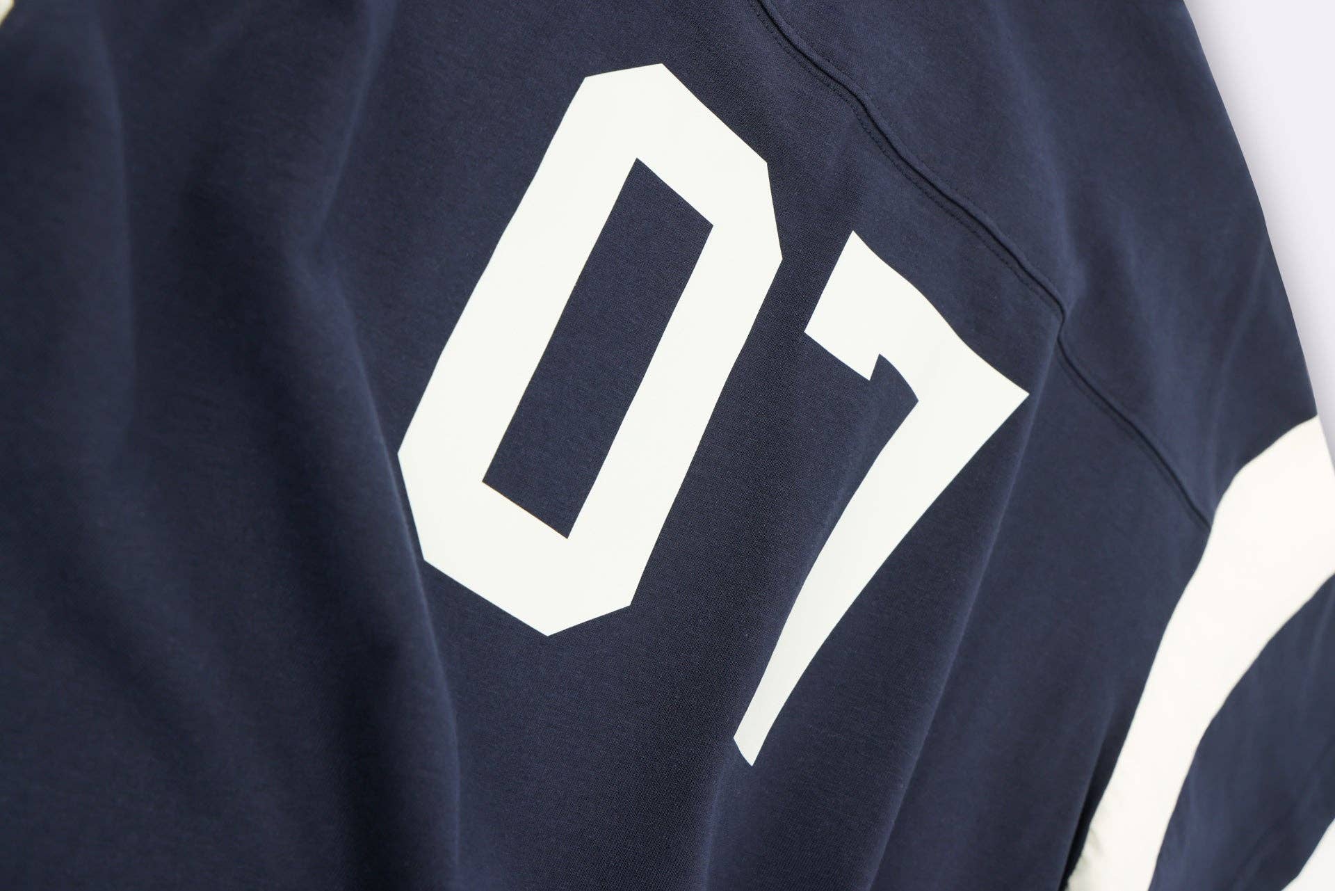 BBOBBIE | 07 Tee in Navy