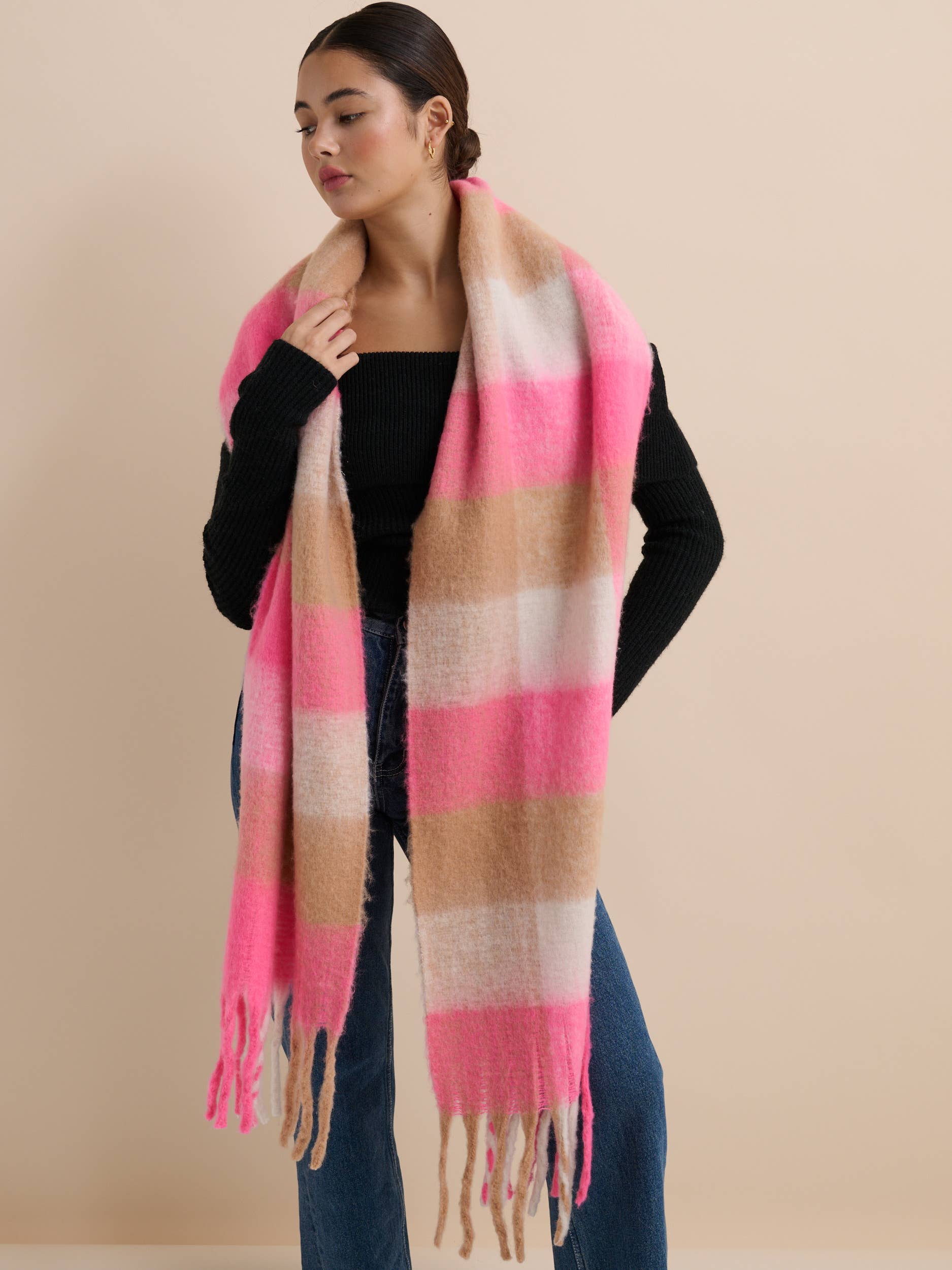 Angels Whisper | Neon Pink Checkered Fluffy Scarf