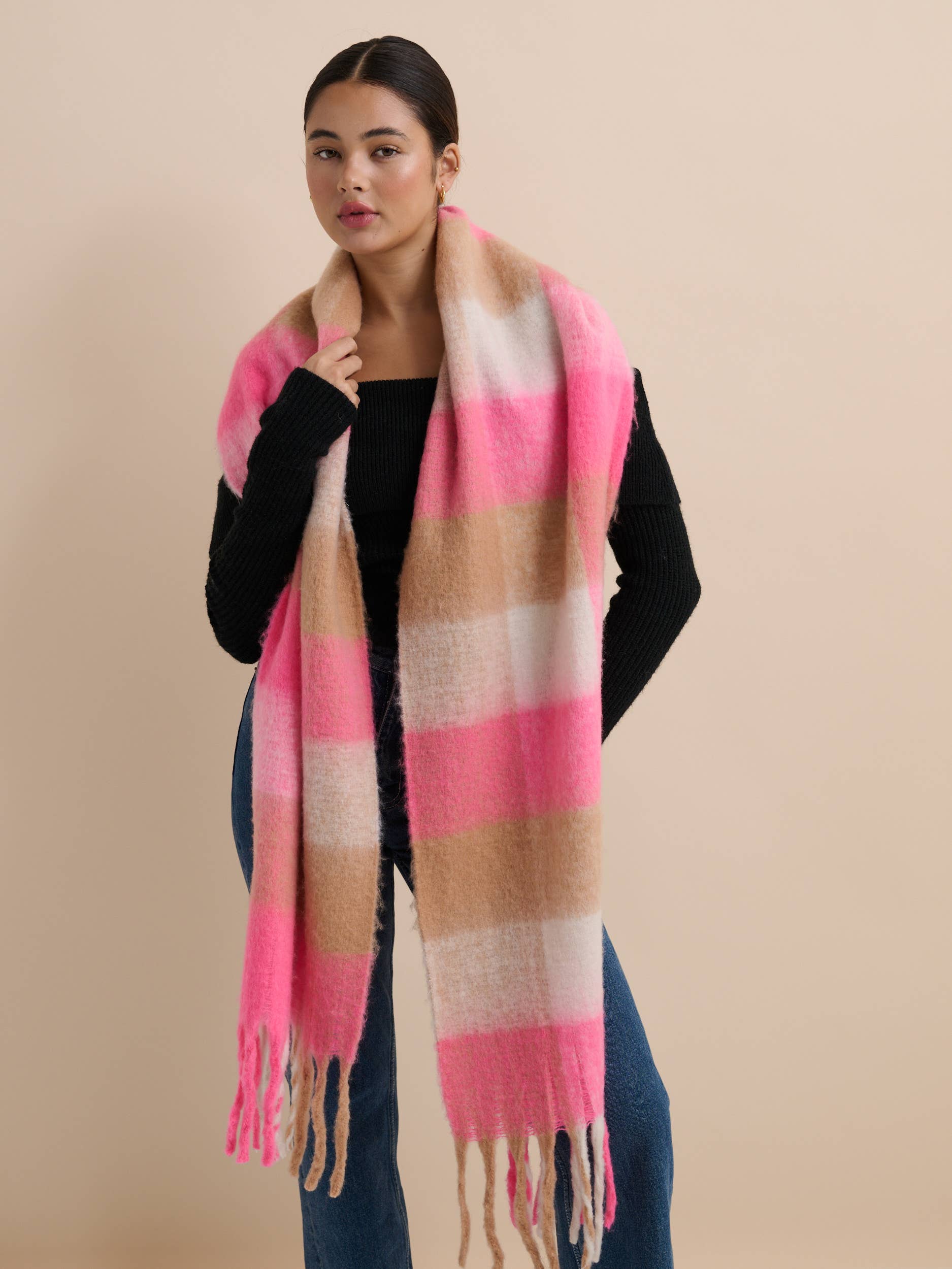 Angels Whisper | Neon Pink Checkered Fluffy Scarf