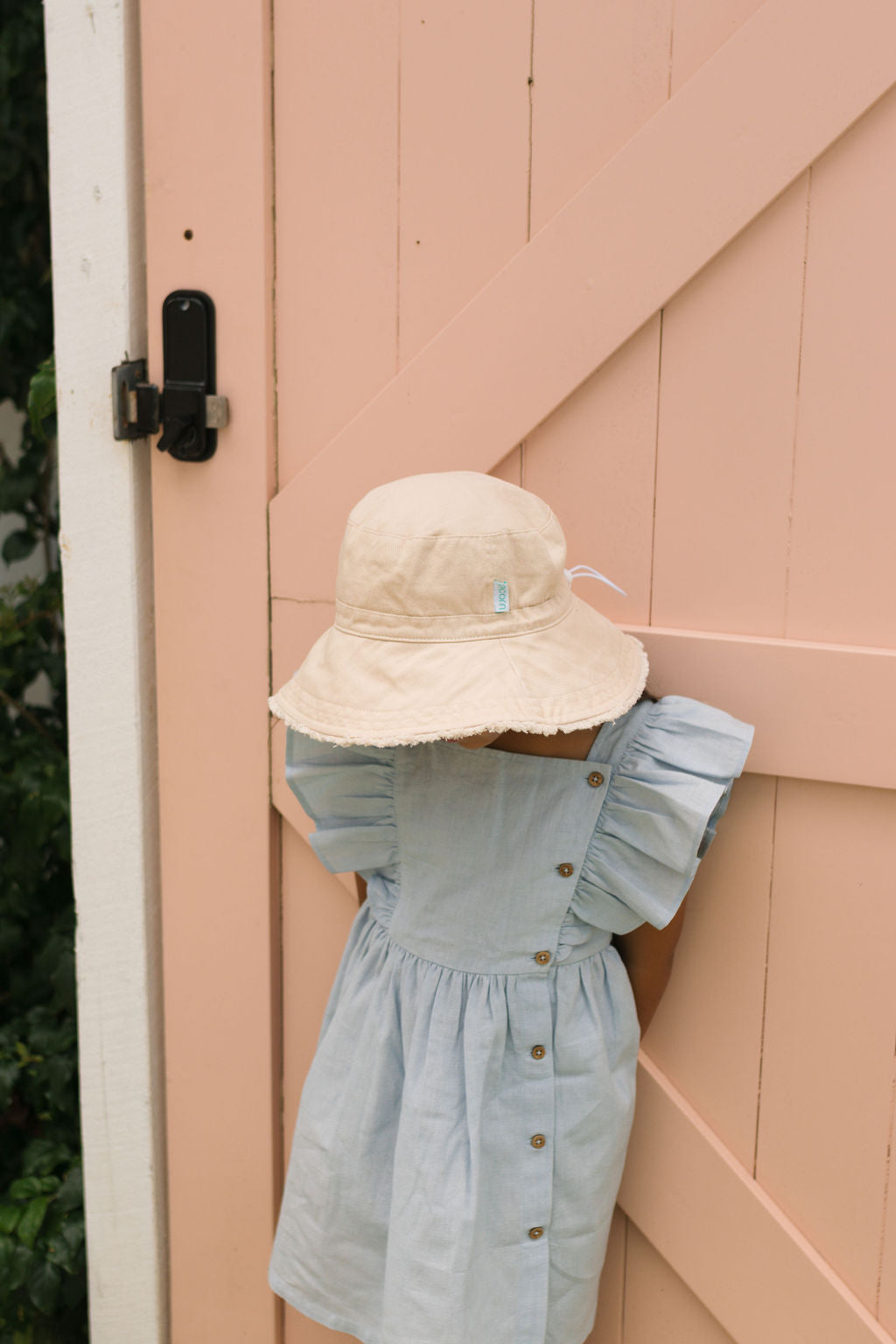 Acorn | Vanilla Frayed Bucket Hat
