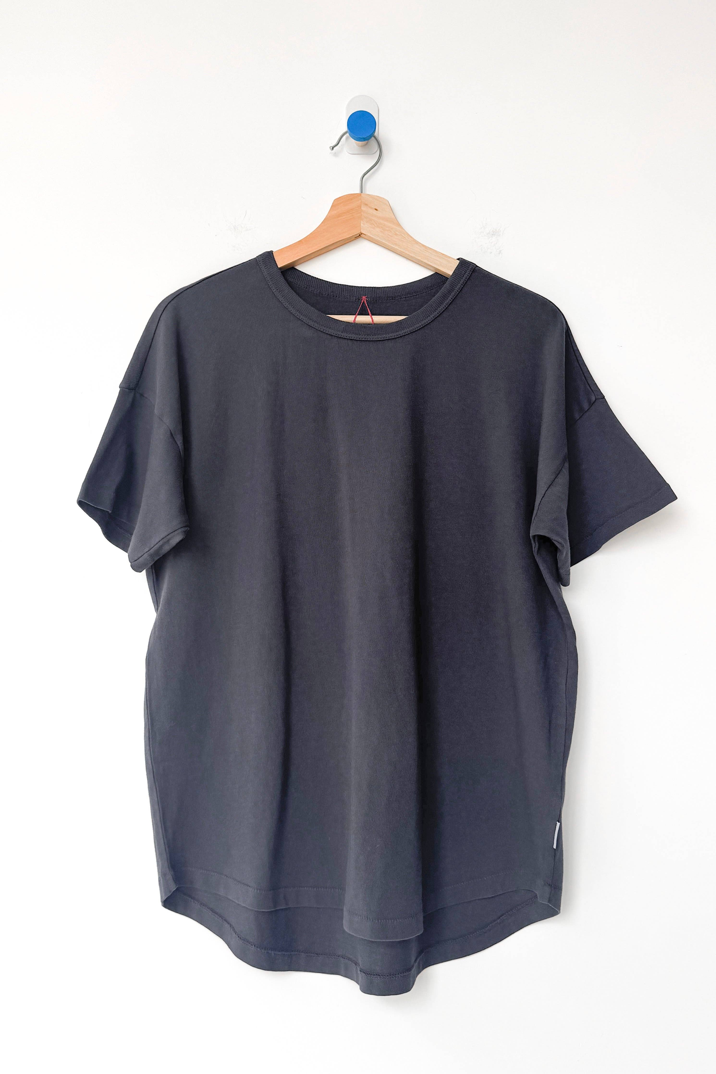 Le Bon Shoppe | Her Tee- Carbon