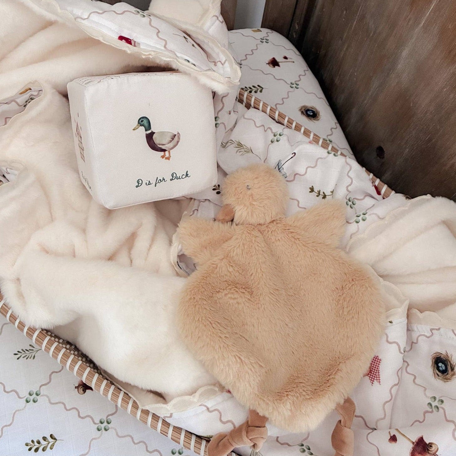 Pop Ya Tot - Quacks the Comforter Toy — product detail shot