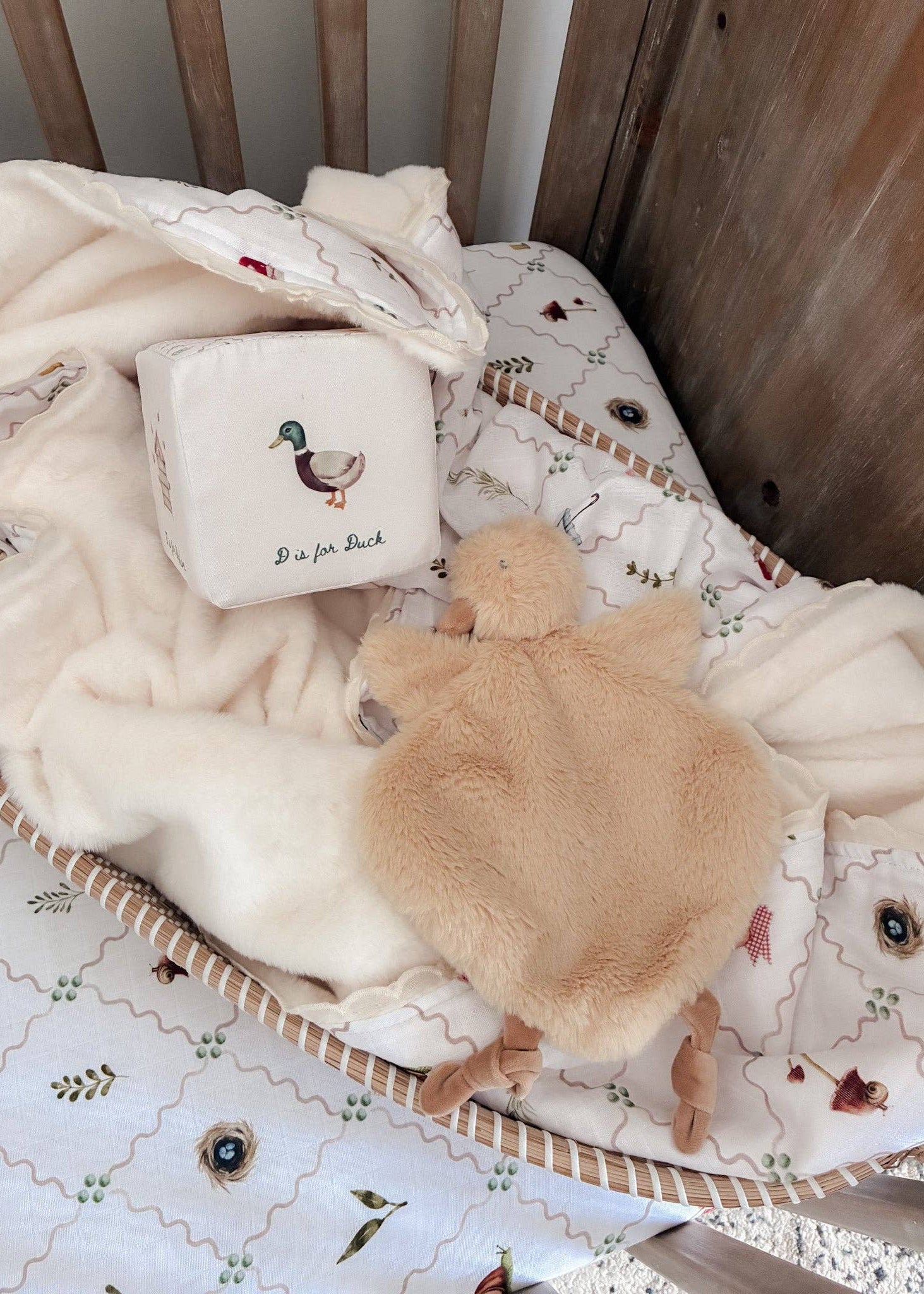 Pop Ya Tot - Quacks the Comforter Toy — product detail shot
