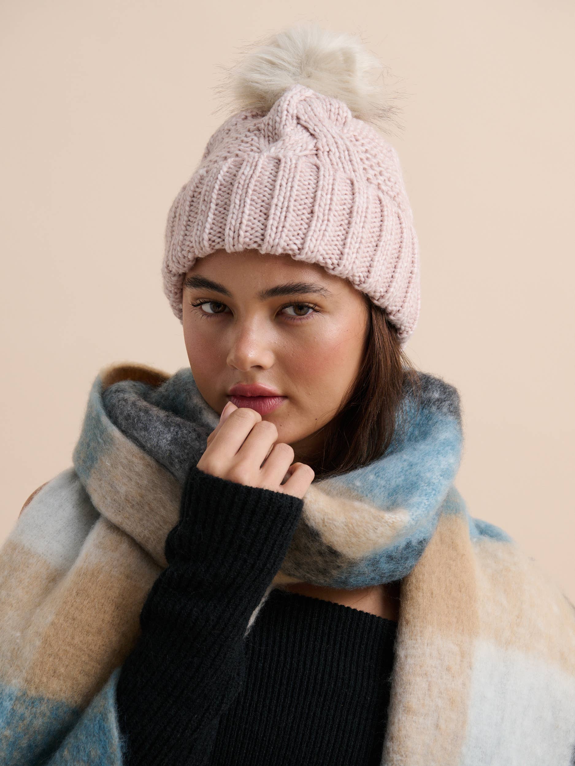 Angels Whisper | Lindy Checkered Fluffy Scarf