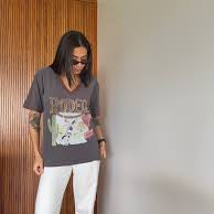 Maku Rodeo V-neck tee - rodeo graphic detail close-up