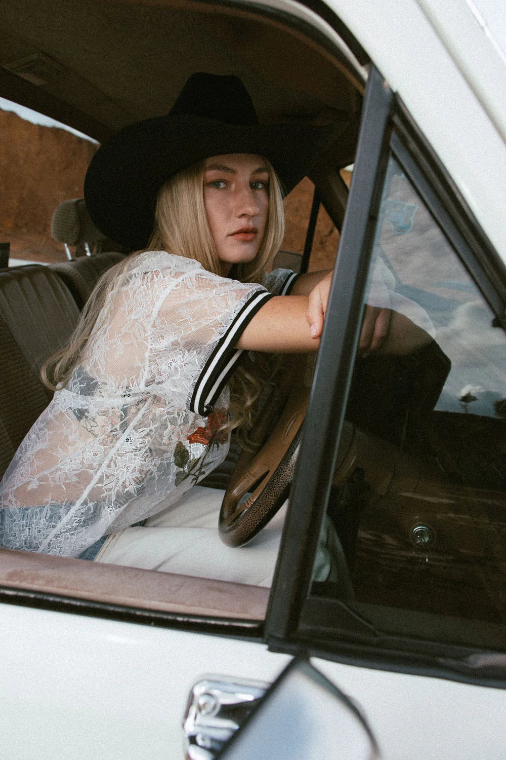 FAR MER by Whitney | Lace Raglan- Bud and Bone