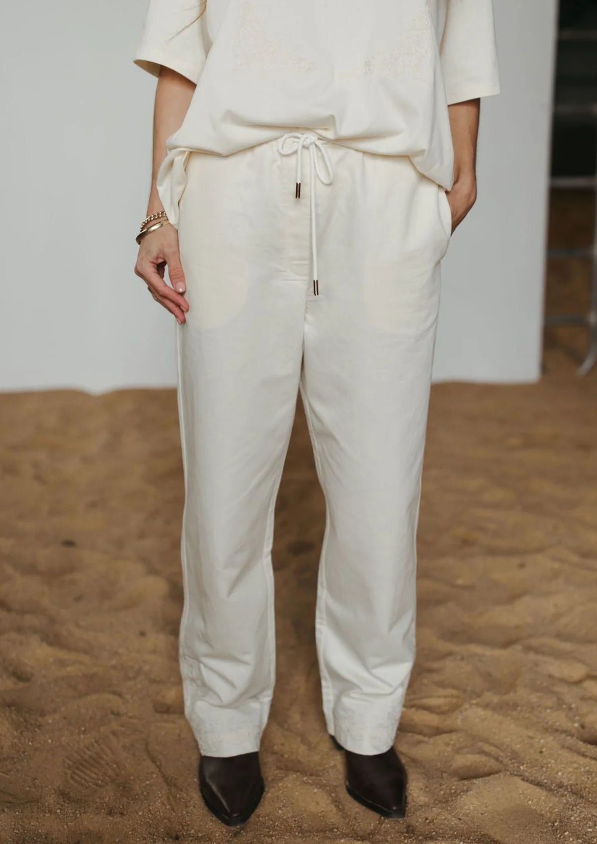 FAR MER by Whitney | Paisley Emboss Drawstring pants